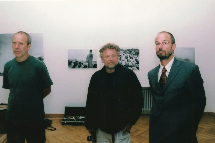 Zahajeni vystavy Antonin Kratochvil retrospektiva 2005, zprava R.Horacek, A.Kratochvil, C.Suska, foto: Michaela Dvorakova